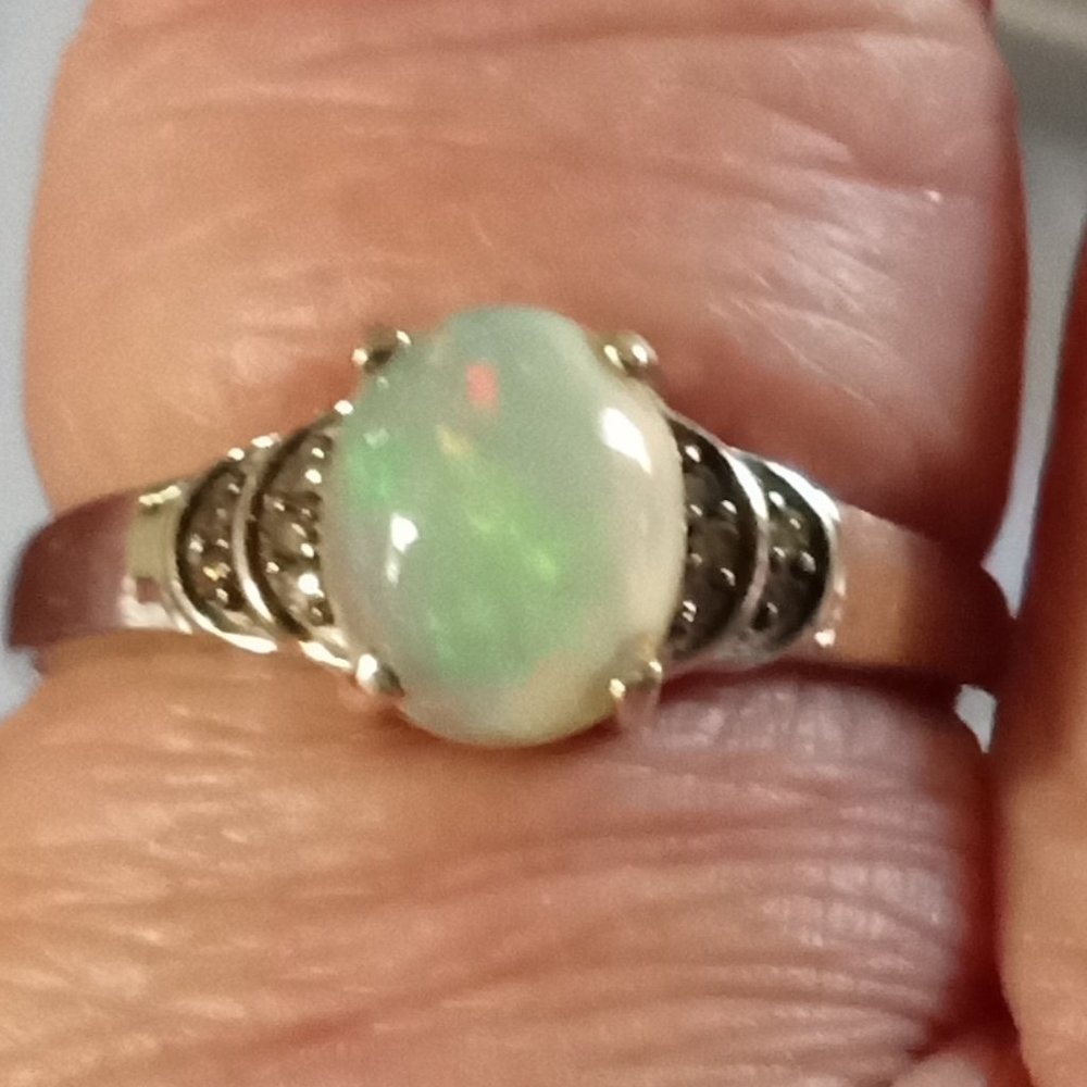 Welo Opal set in 925 Sterling